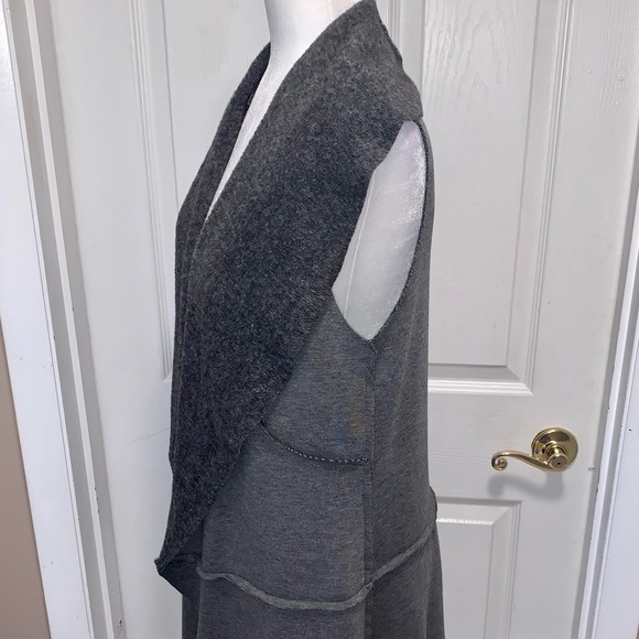 Altar’d State Gray Lightweight Fleece Vest - Picture 10 of 13